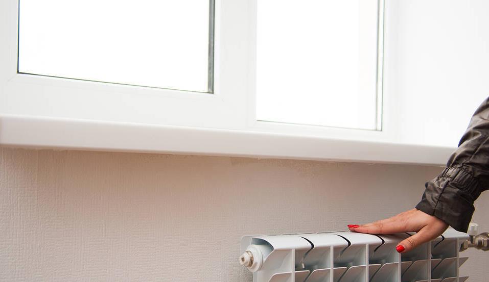 用暖气片和地暖的越来越多，为什么？暖气与空调有何区别？