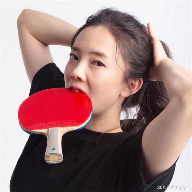 韩国队|韩国华裔美女心系华夏！举例在韩隔离不管饭，得出结论：中国更好