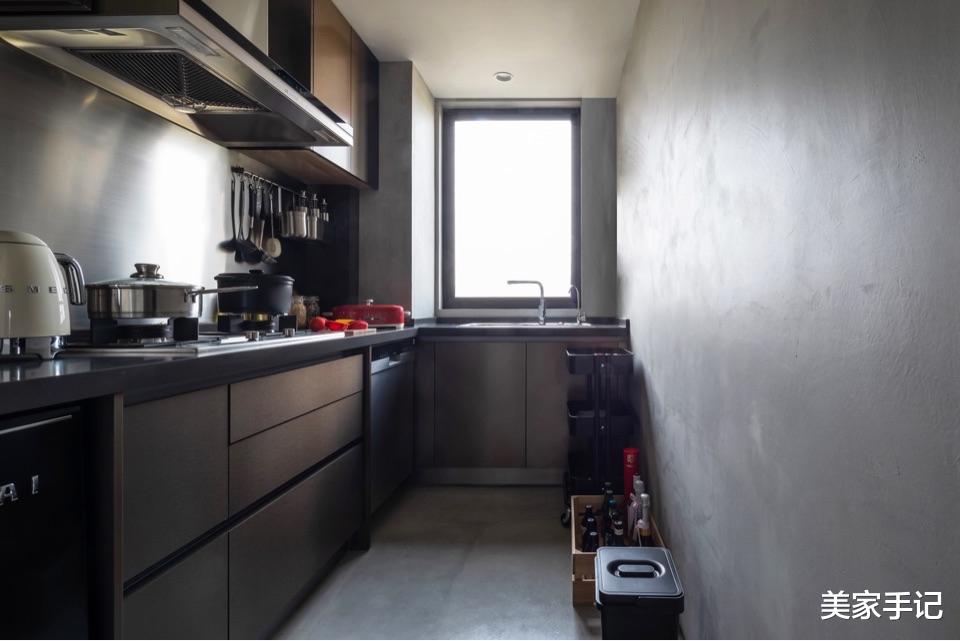 |南京夫妇家中的精致场面，坚持不铺地板不铺砖，完工反而时尚高级