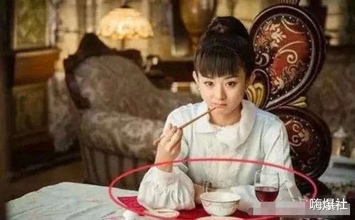 穿帮镜头|史上最尬的穿帮镜头：三七孟婆汤是纯牛奶我忍了，刘涛的腿骗了咱多少年？