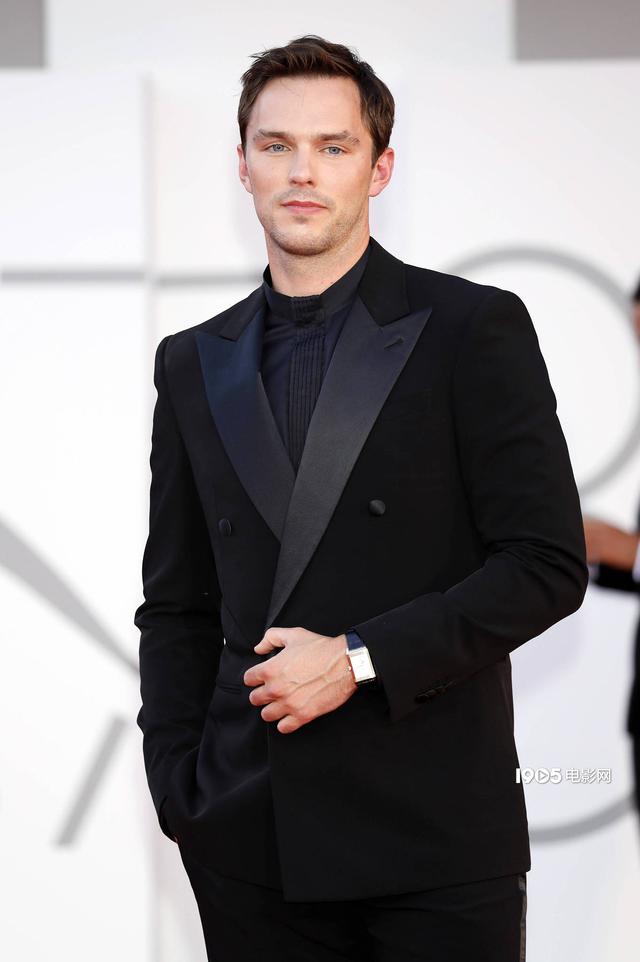 滤镜|《主竞赛》威尼斯首映 佩内洛普霍尔特劳模姐齐聚