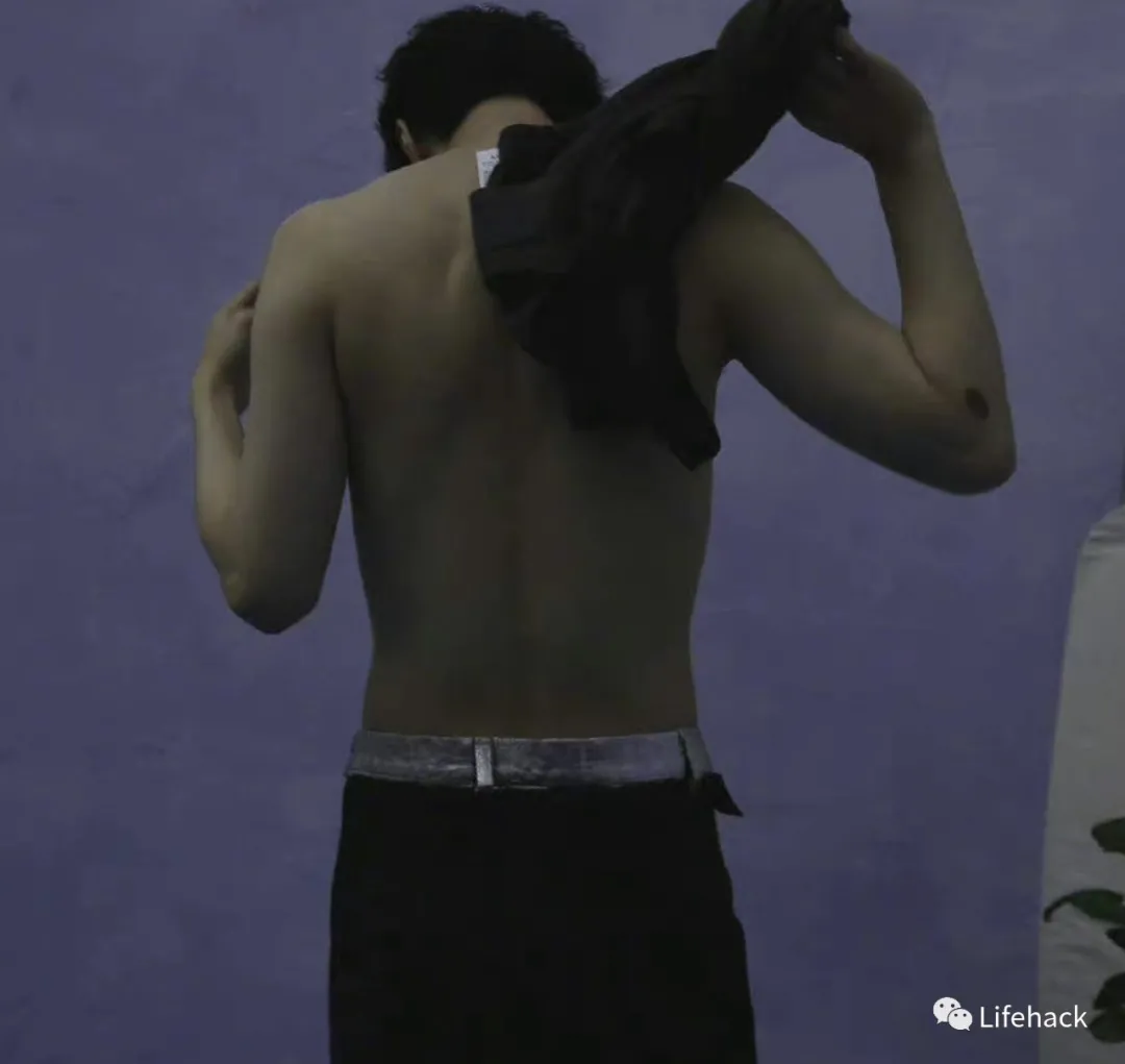 范丞丞|范丞丞肌肉线条被粉丝吹上天！网友怒了：就这....