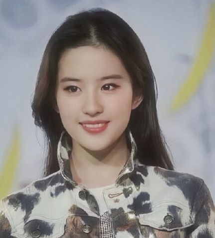 刘亦菲|刘亦菲穿土气衣服美成仙女上热搜，网友不信邪做实验，结果太扎心