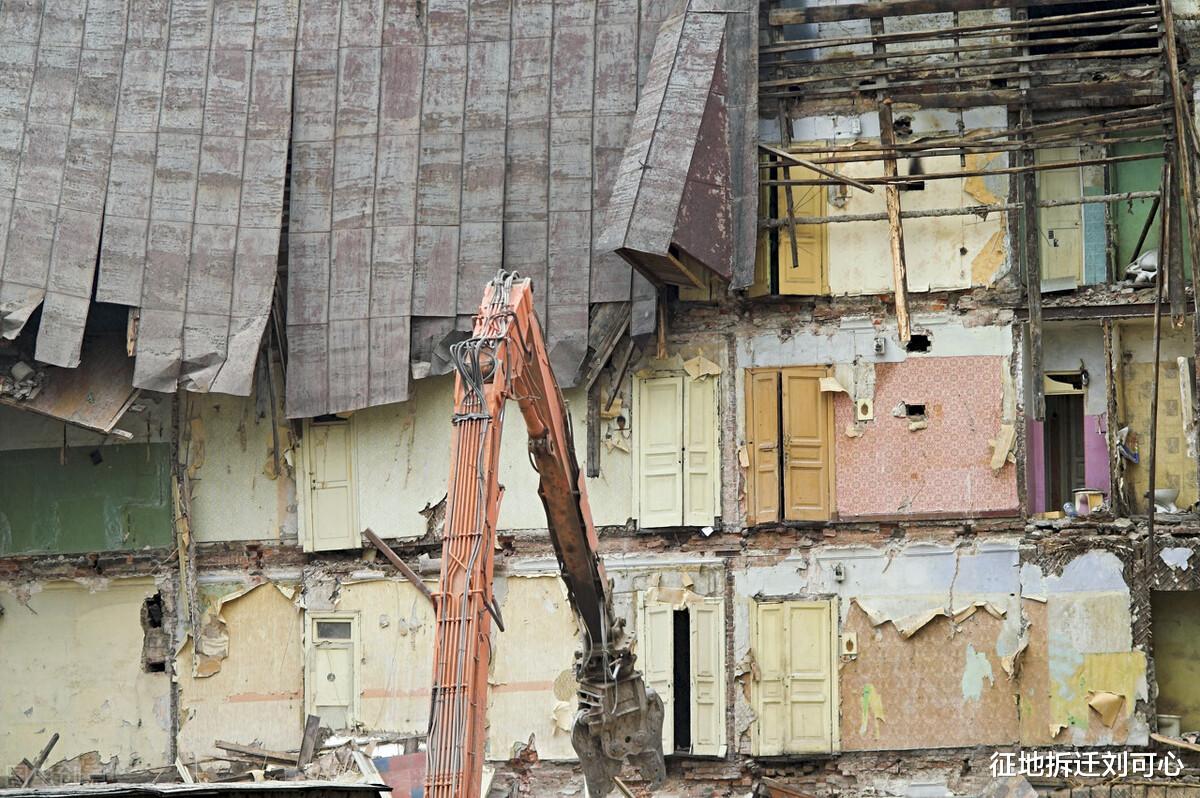 拆迁户|私自占用土地建房就必须拆除？查处违法房屋也得走程序