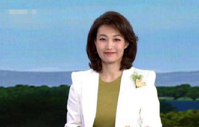 李梓萌|知名央视主播李梓萌，戴假发主持13年，知道她摘下头套长啥样吗？