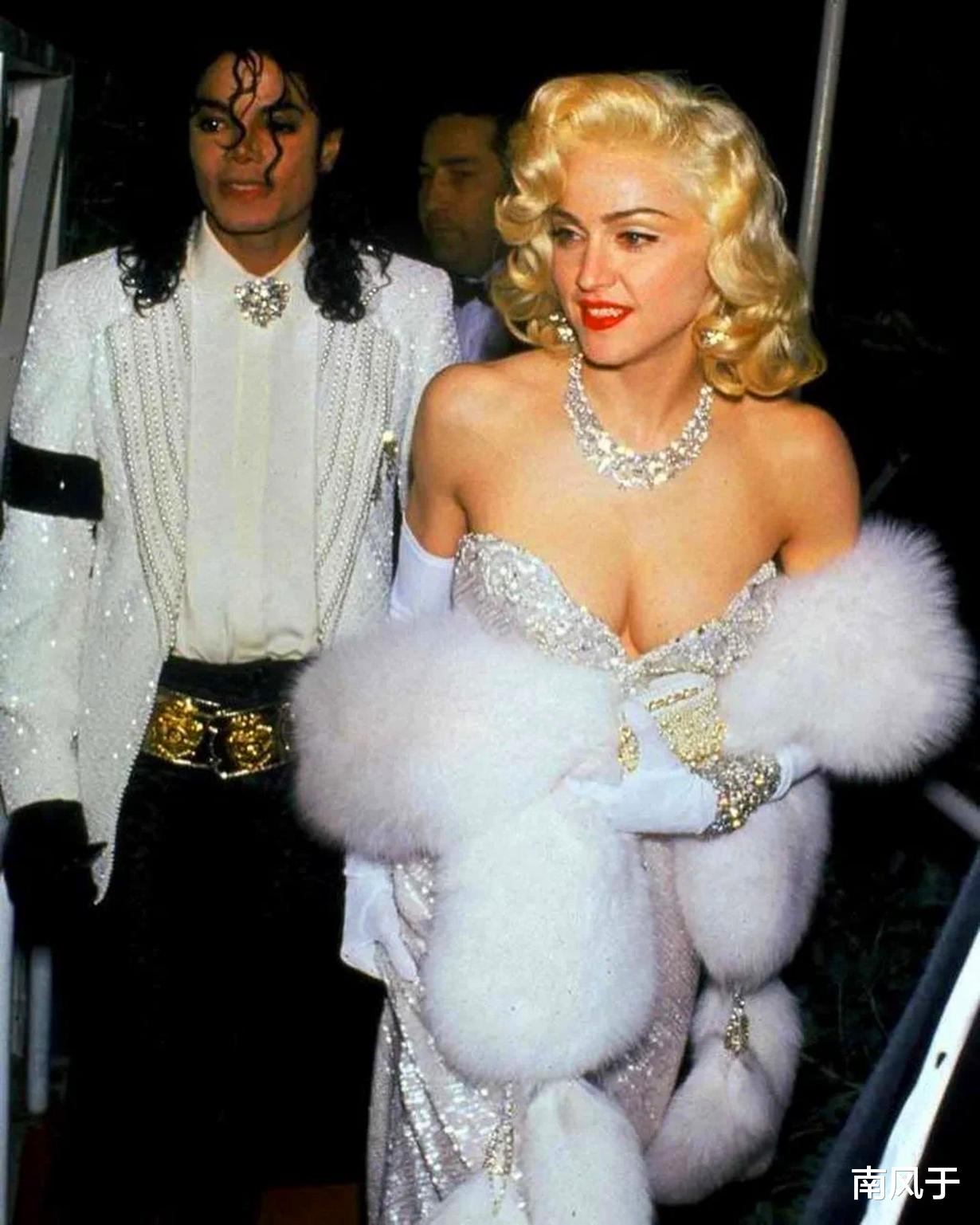 迈克尔·杰克逊|19张永载史册的经典老照片,图1让男人移不开眼,最后一张直击心灵