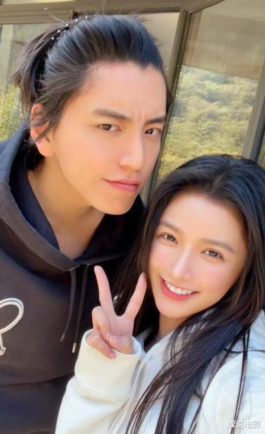 王大陆|蔡卓宜被曝探班王大陆，坐男方腿上撒狗粮，两人曾游雍和宫被拍