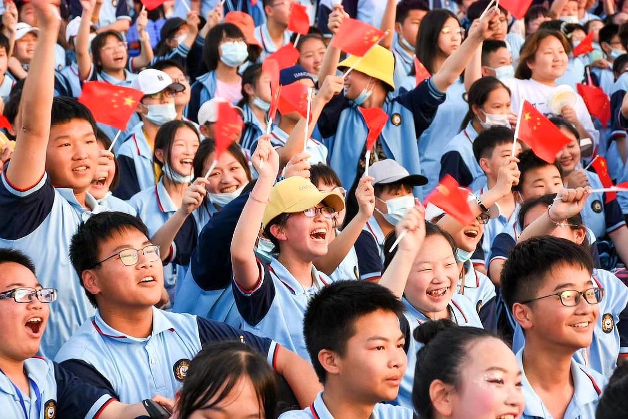 胡了说扒道 武汉新洲区阳逻一初，校园艺术节拉开序幕，庆祝建党百年