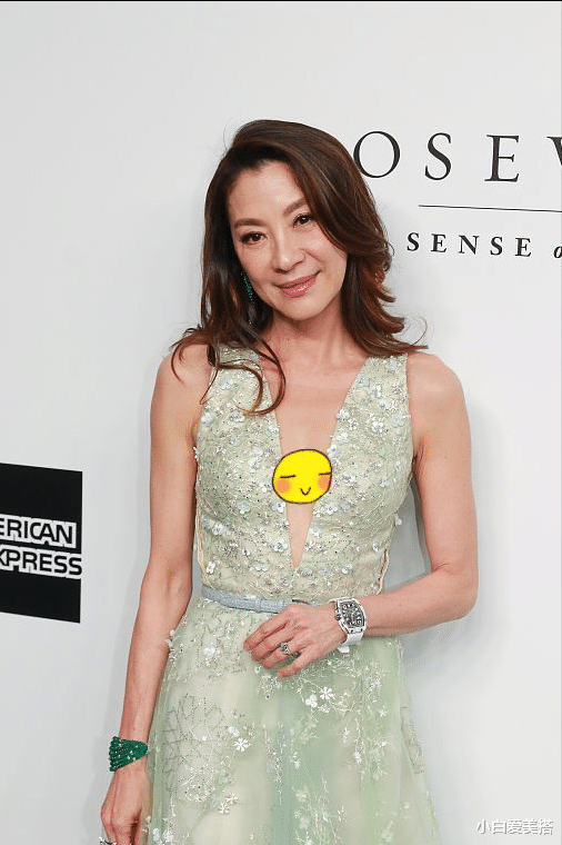 小白爱美搭|杨紫琼还是这么高贵优雅，但年龄有些大了，肌肤状态也显得差了些