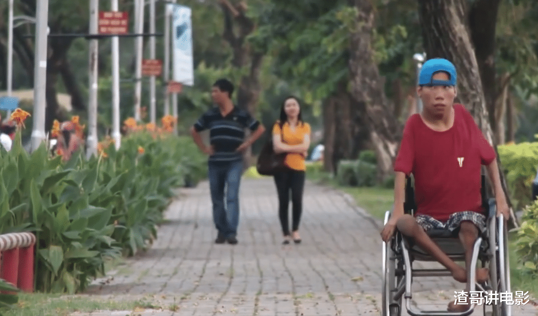 绘画|这是受橙剂危害的儿童们：肢体扭曲犹如变异，但他们却坚强的活着