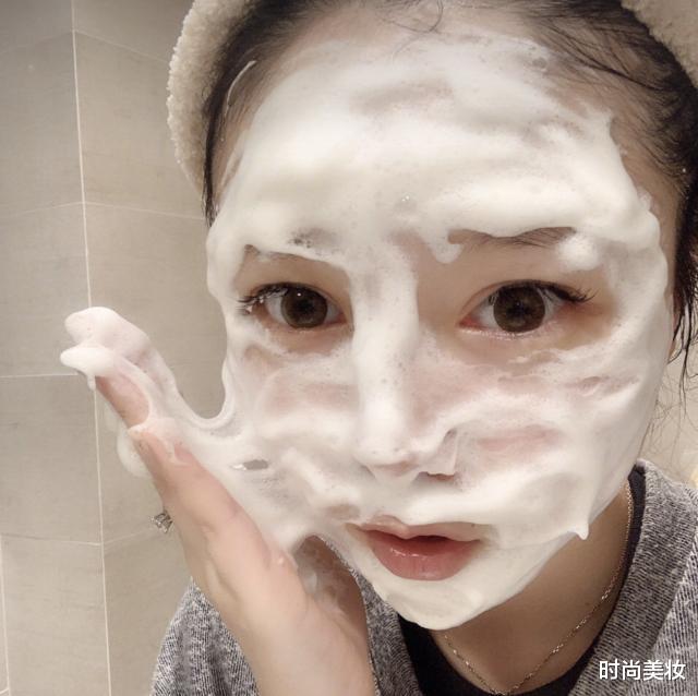 时尚美妆|金晨晒出用了三年的洁面皂，李佳琦多次力荐：用后黑头粉刺就没了