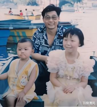 羽扇清风 田静晒奇奇悦悦的萌照,对比姚威的童年照,谁过得好,一目了然