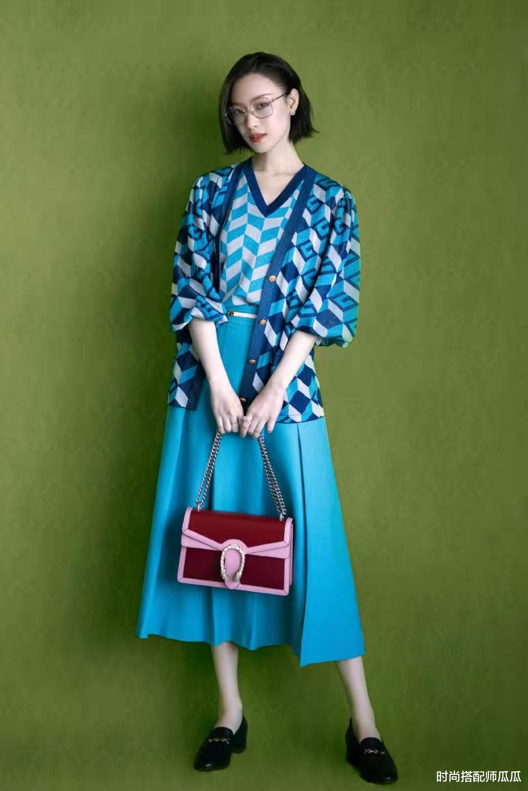 倪妮|?倪妮真是“人间尤物”，穿白色修身吊带裙亮相，蜂腰蜜臀好撩人