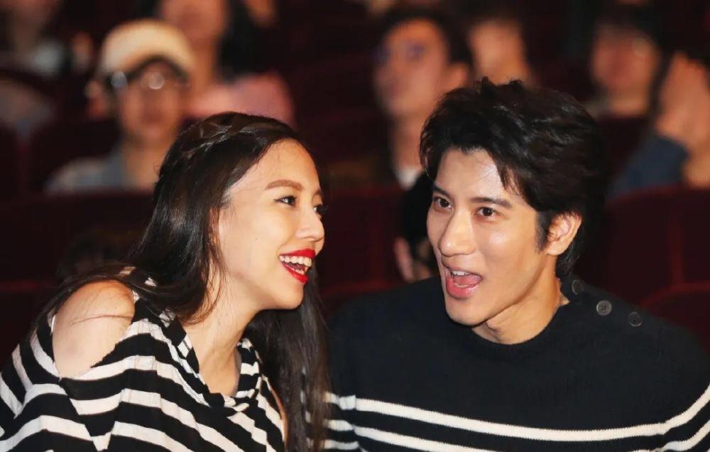 李靓蕾|韩雪翻车,李靓蕾被“离婚”!自我感动和感动,真不是一回事!