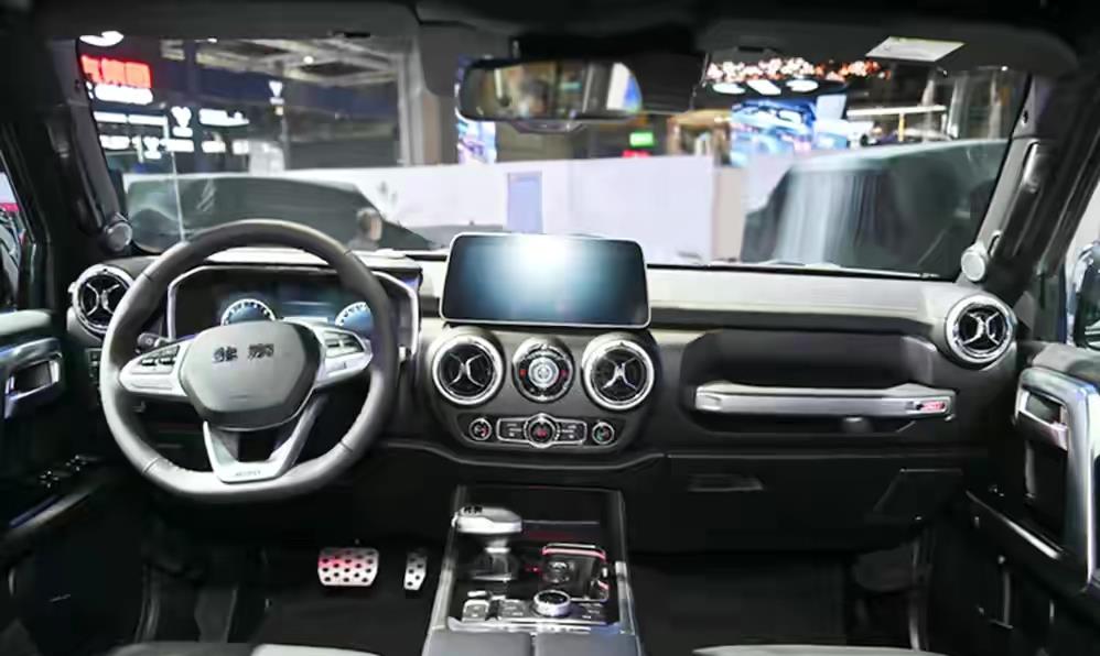 装记 北汽版“奔驰大G”发售,分时四驱+前后差速锁,仅20万订单破3万