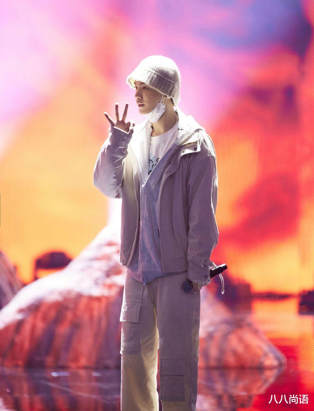 张真源|双十一彩排现场:千玺穿黑色皮衣现身,黄明昊好可爱,张真源超帅