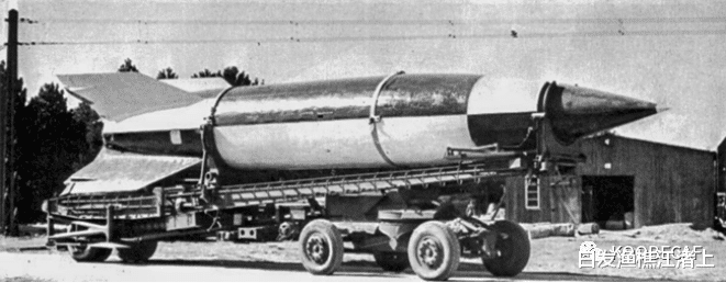 白发渔樵江渚上 传奇故事, 苏联战俘开着飞机从德军战俘营中逃出