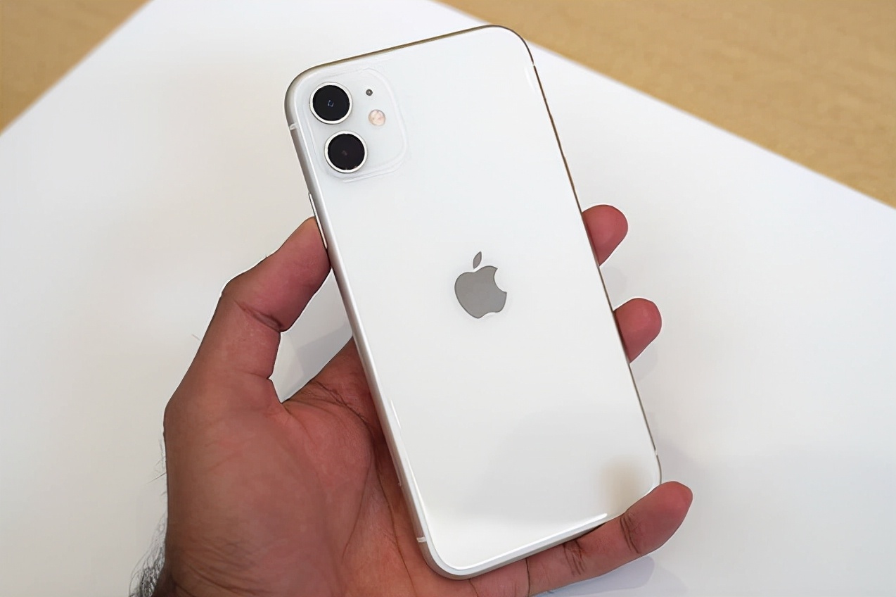 iphone11|经典iPhone二手售价亲民，128GB+A13芯片，价格跌破3000元