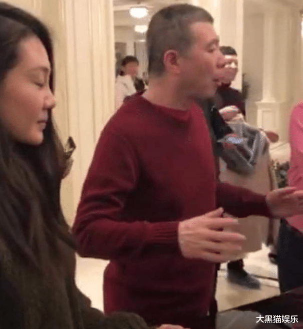 街拍|老戏骨陈道明：娶\中国第一女主播\38年无绯闻，今一家幸福