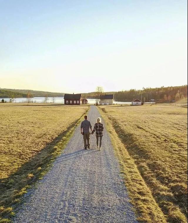 李子柒|李子柒断更5个月后，隐居11年的北欧仙女火了！引500万粉丝围观