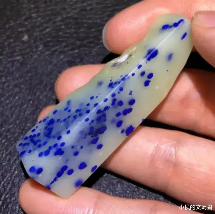 雕刻|石头里面多点“蓝”,价翻数百倍,你知道吗?