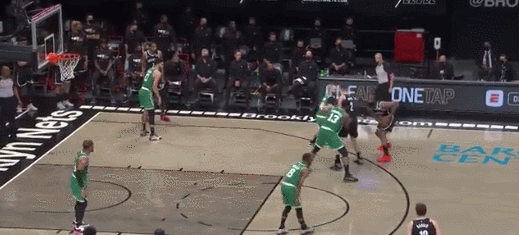 篮网队|太硬了!单场9帽啊!他吓坏篮网三巨头!82分26板差点空砍......