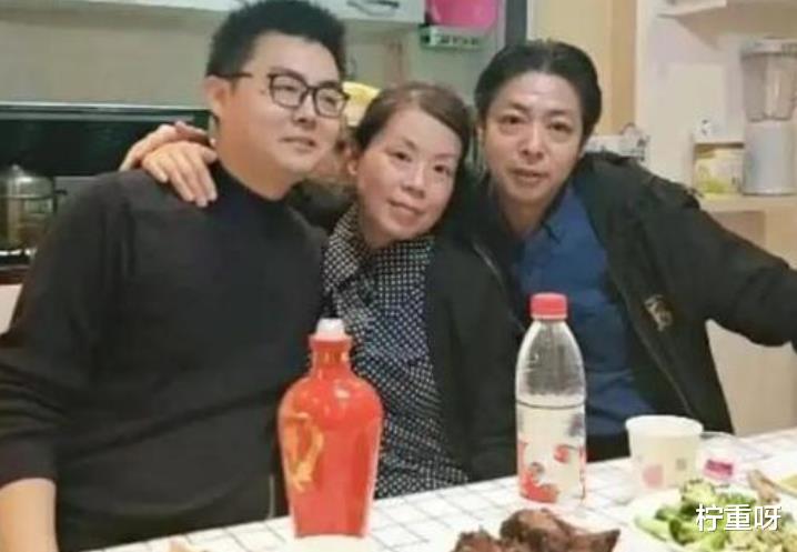 柠重呀 田静晒与姚威聊天记录，结果却备注对方郭威，使得田静人品遭质疑