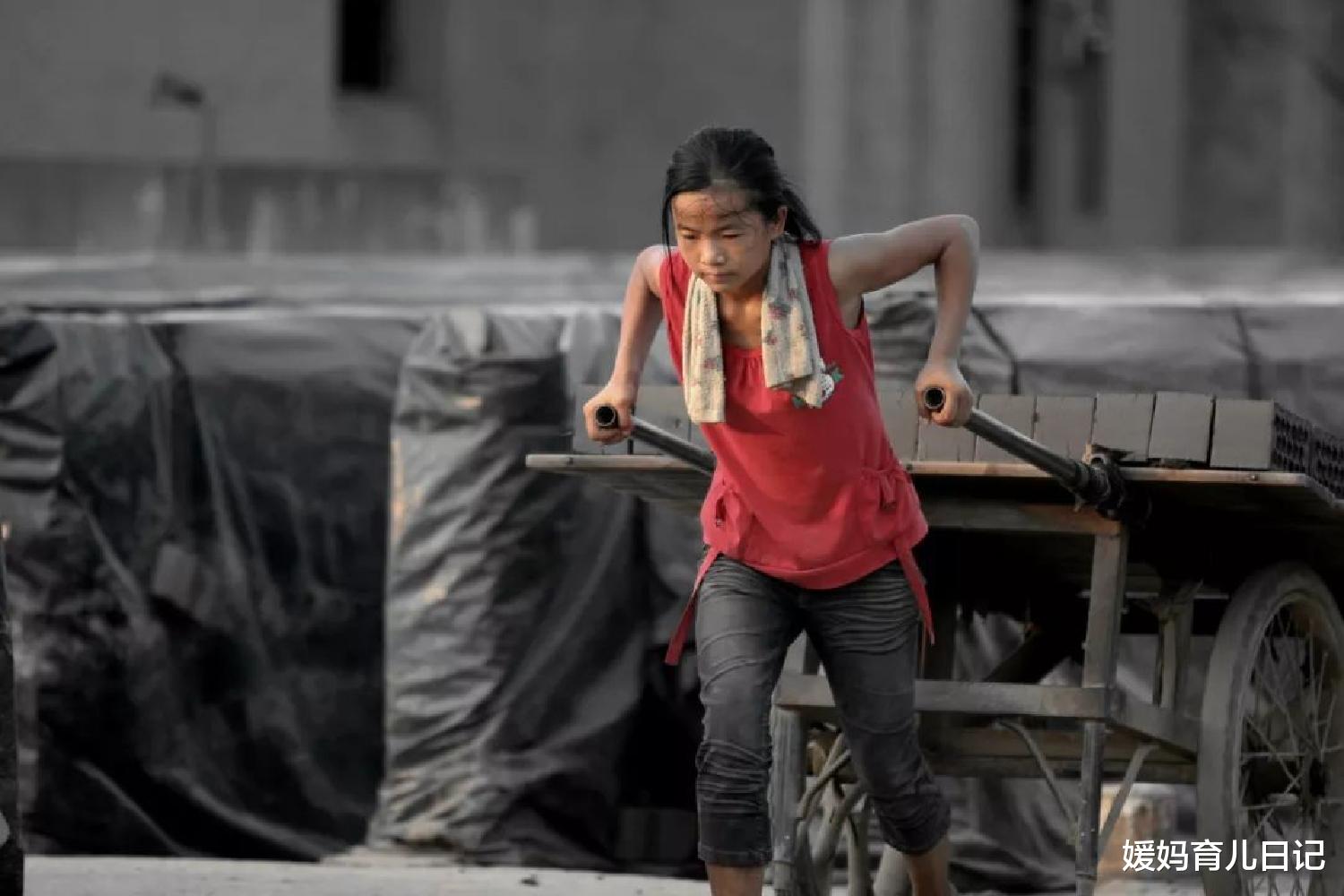 媛妈育儿日记|可支配月收入仅一千元,二胎宝妈被骗14万,求助媒体却遭网暴