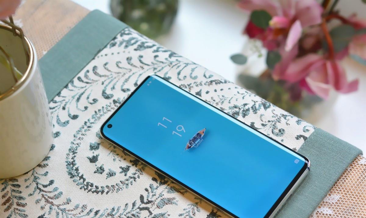 无线充电|骁龙870+曲面屏+无线充电，跌至2099元，雷军终于清仓了