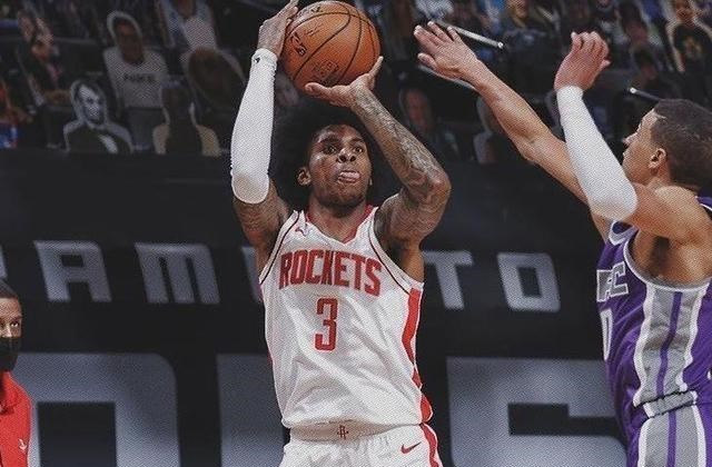 火箭队|场均只有6+2!火箭交易他真亏,签约22岁后卫当替身!