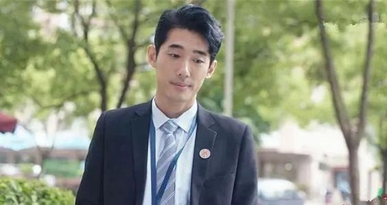 高伟光|何泓姗新剧官宣，挑战“双面人”大女主，这次找对了合适的角色？
