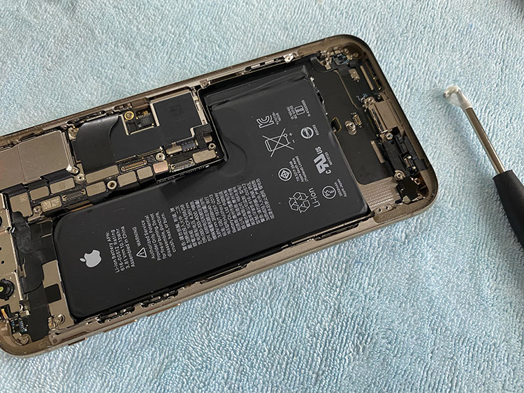 iphone xs|iphone XS换大容量电池，学会这招自己动手，详细教程