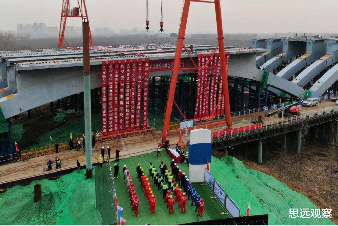 混凝土|用钢量5.6万吨，中国建造1763米大桥，难度超乎想象，老外叹服