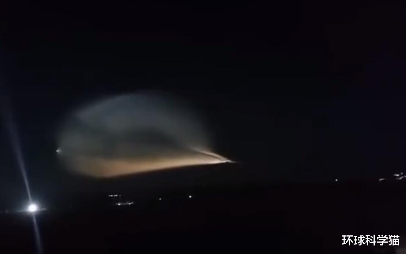 UFO|太多了！内蒙古多地又出现不明飞行物，缓慢移动，形态不断变化