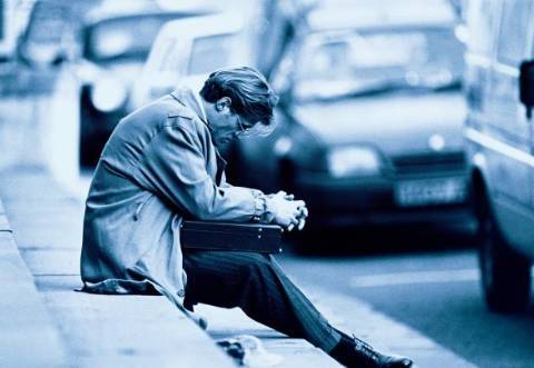 地产业|中年危机？35岁以上的地产人没人要了？