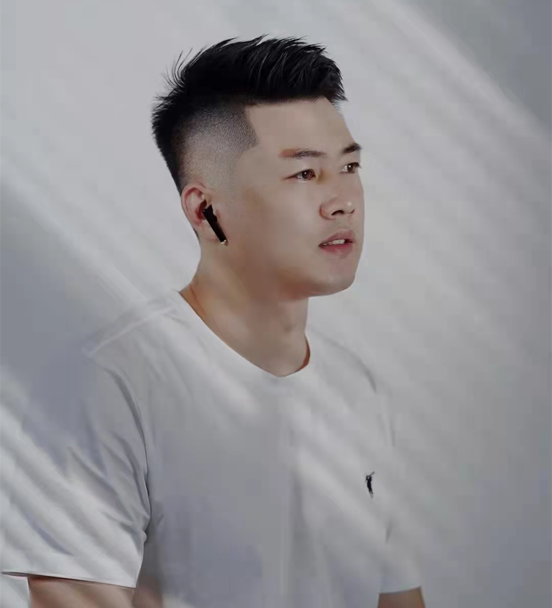 发型 换来换去还是这几种发型养眼，小帅哥大叔都适合，精干更有男人味