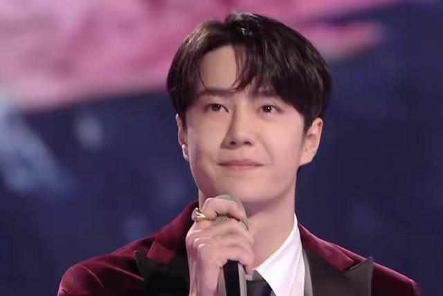 郭京飞|2021年，这五个著名演员都发福了，王一博、郭京飞、阿娇上榜