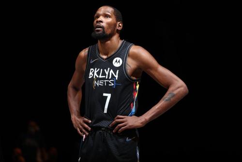 凯文·杜兰特|名嘴怒喷杜兰特：NBA史上最被高估的球员，靠着抱库里大腿出名