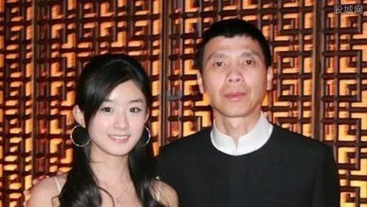 赵丽颖|赵丽颖奋斗史：冯小刚是伯乐，于正是贵人，与6个男人有过故事