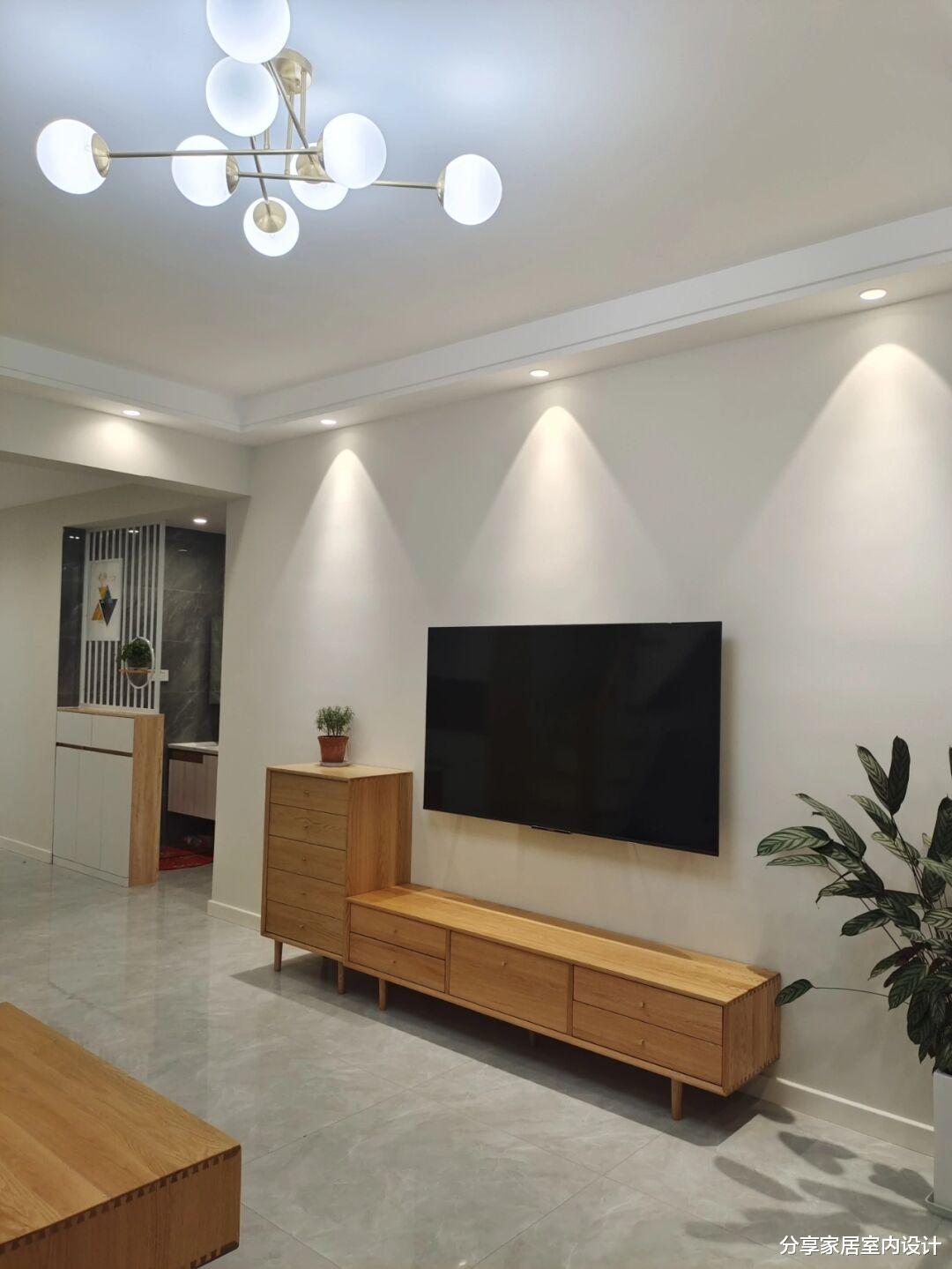 她家复式楼，面积不大却很舒适，全屋家具进场打扫干净分享一下！