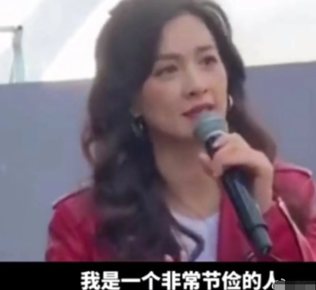 小姐姐|张庭:我一天只花10块钱T恤十几块!网友:一天一个燕窝咋够吃?