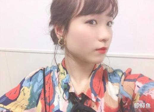 伊藤美诚|拍写真的伊藤美诚，温情含笑默默，抛开成见，你觉着很有气质吗？