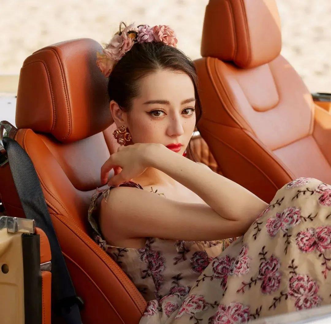 蓝盈莹|林依晨短下巴，蓝盈莹凹脸面，这9位女星侧面不如正面