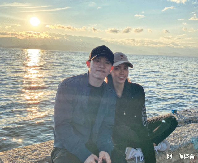 全红婵|疯狂撒狗粮！全红婵师哥狂晒女友漂亮照片，俊男靓女爬雪山太养眼