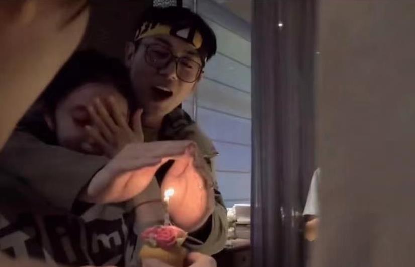 朱亚文|朱亚文上热搜，环抱刘浩存引争议，网友：爱妻人设翻车了