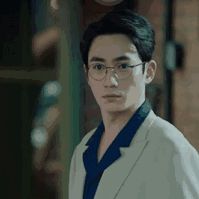 白敬亭|5位“眼镜杀”男星，白敬亭尽显书生气质，易烊千玺撩到你了吗？