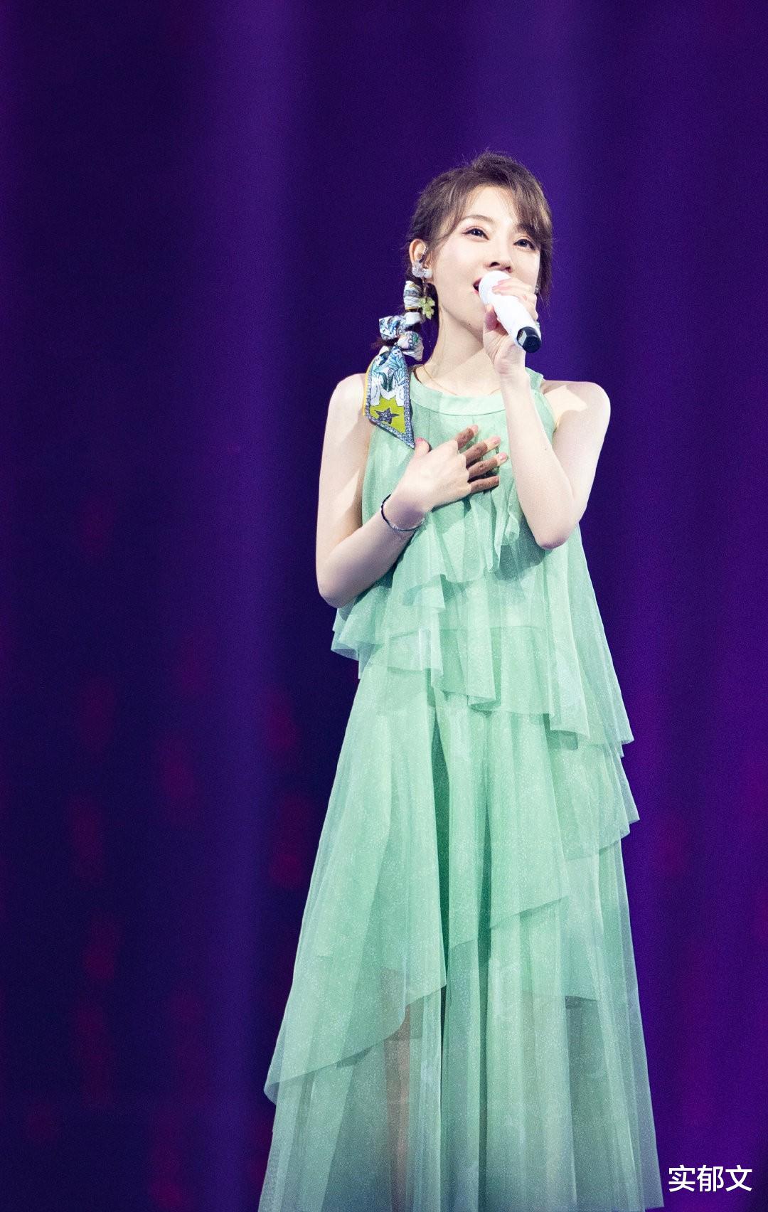 冯提莫|大女主照进现实，冯提莫的出道经历和小说一样！