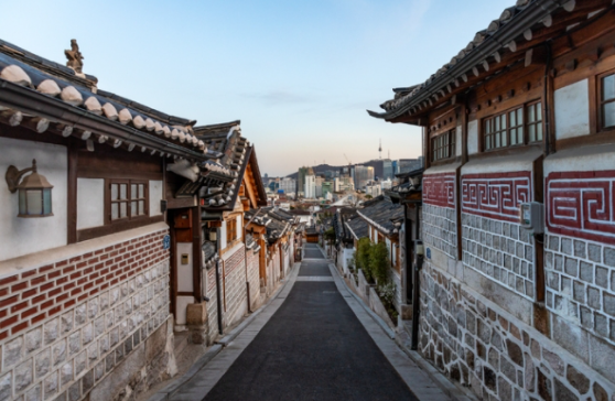 美关商贸|沿着宁静的韩屋路走，享受中秋假期吧