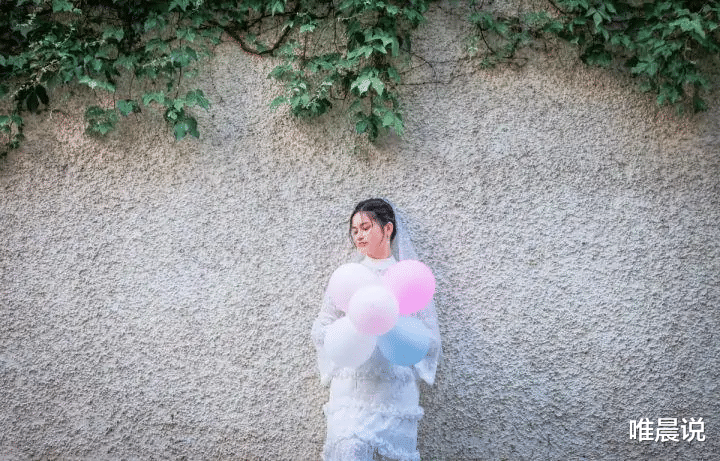 男子瞒着妻子，拿钱贴补哥哥，被发现后理直气壮：这是孝道