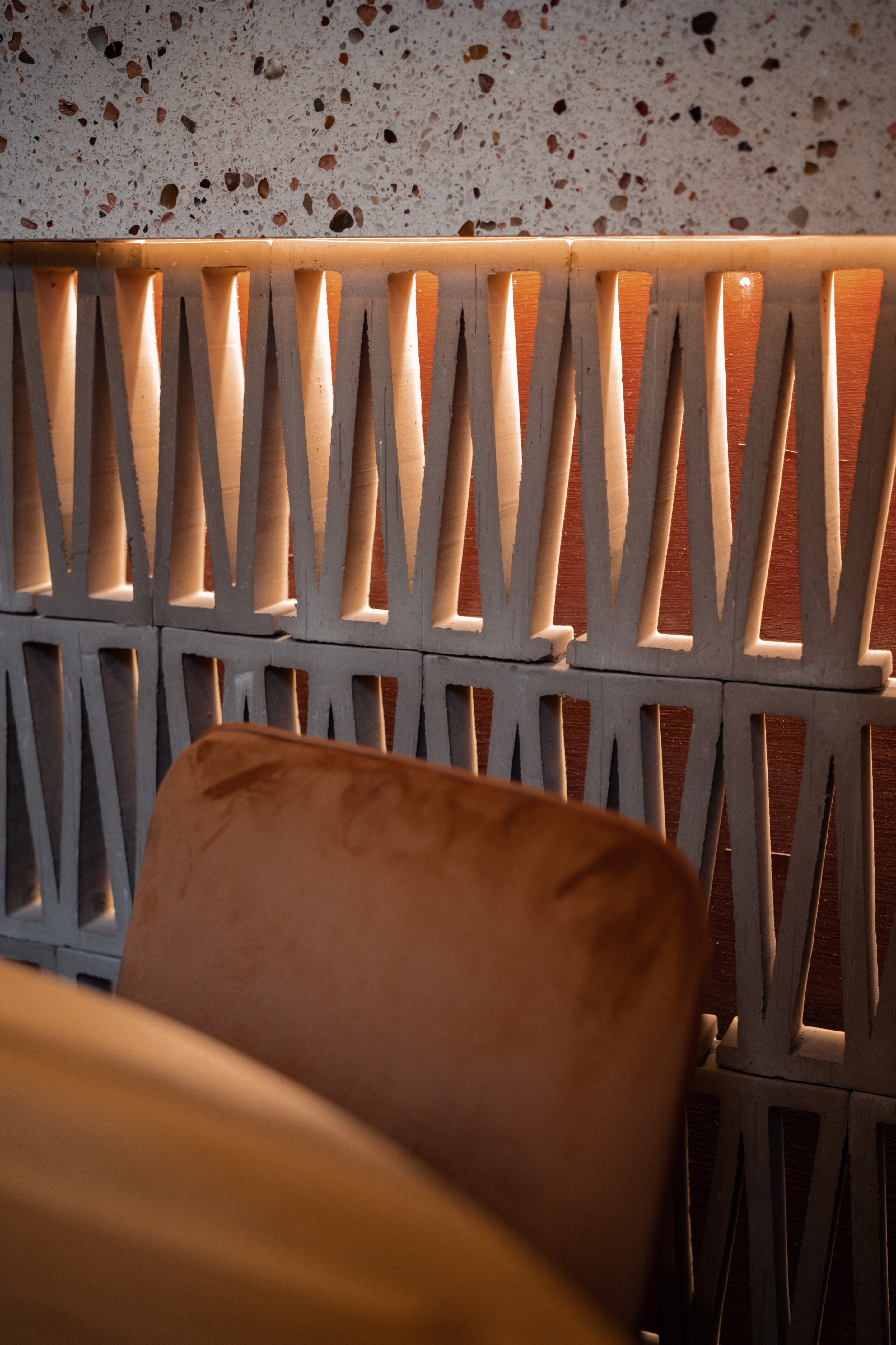 餐厅设计丨“藏”在罗马里的日料店